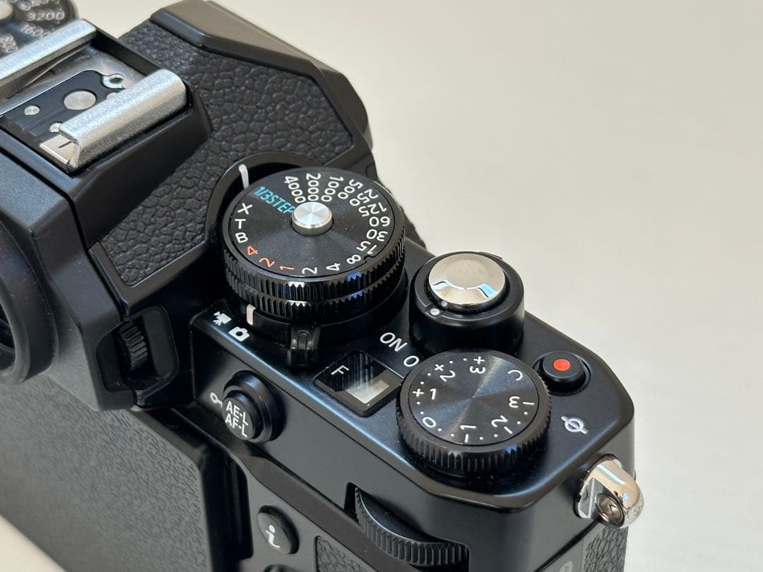 【超美品】Nikon Zfcミラーレス一眼ブラック 16-50 VRレンズキット