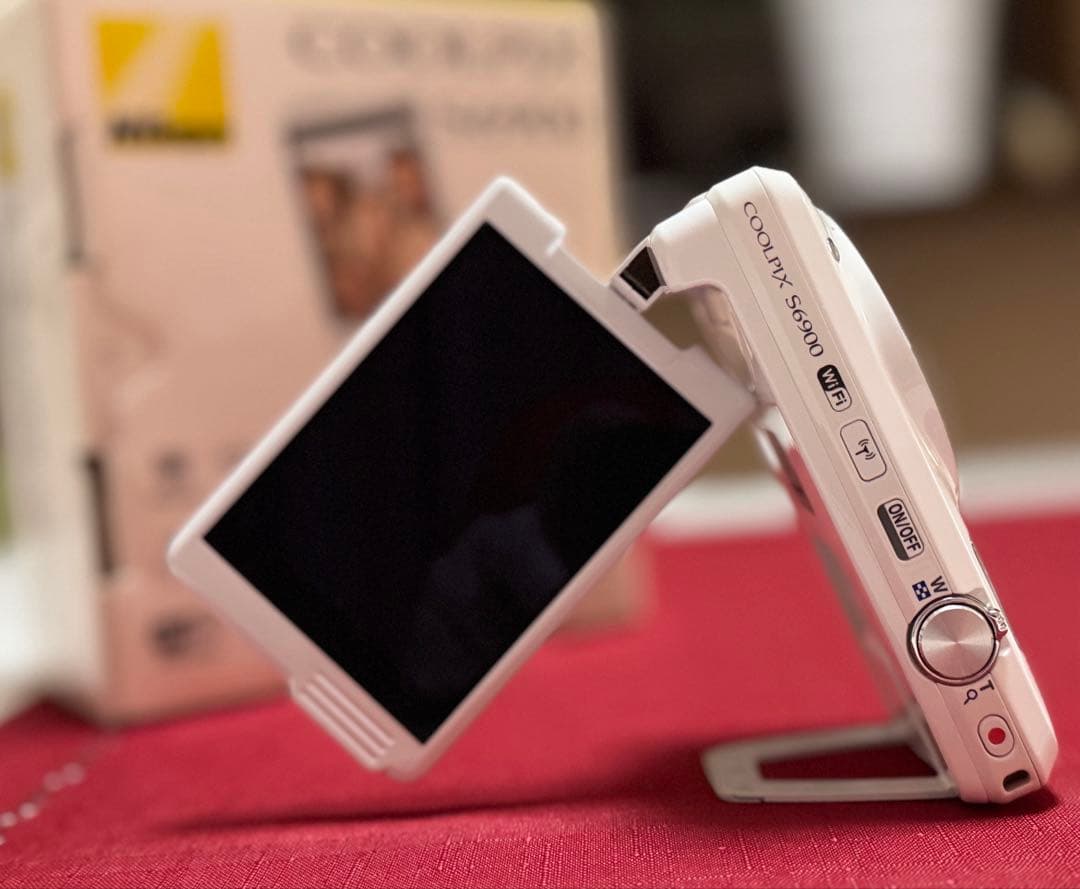 希少 廃盤 新品未使用 COOLPIX S6900 NIKON NIKON