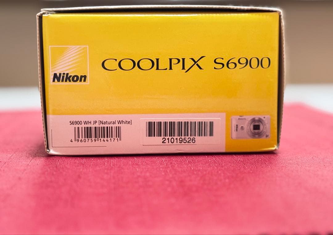 希少 廃盤 新品未使用 COOLPIX S6900 NIKON NIKON