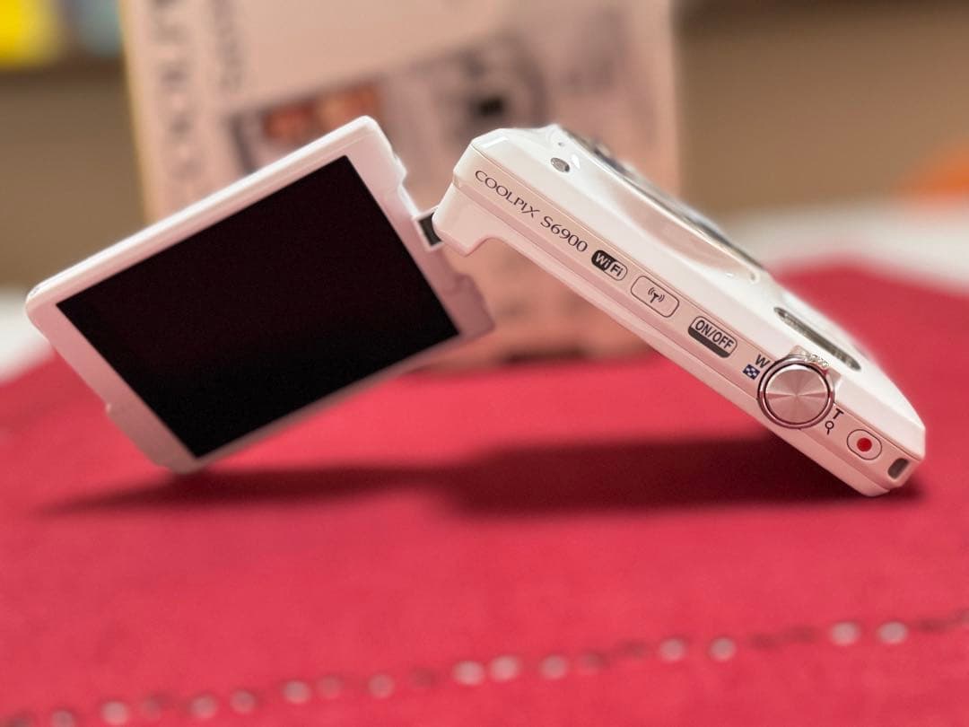 希少 廃盤 新品未使用 COOLPIX S6900 NIKON NIKON