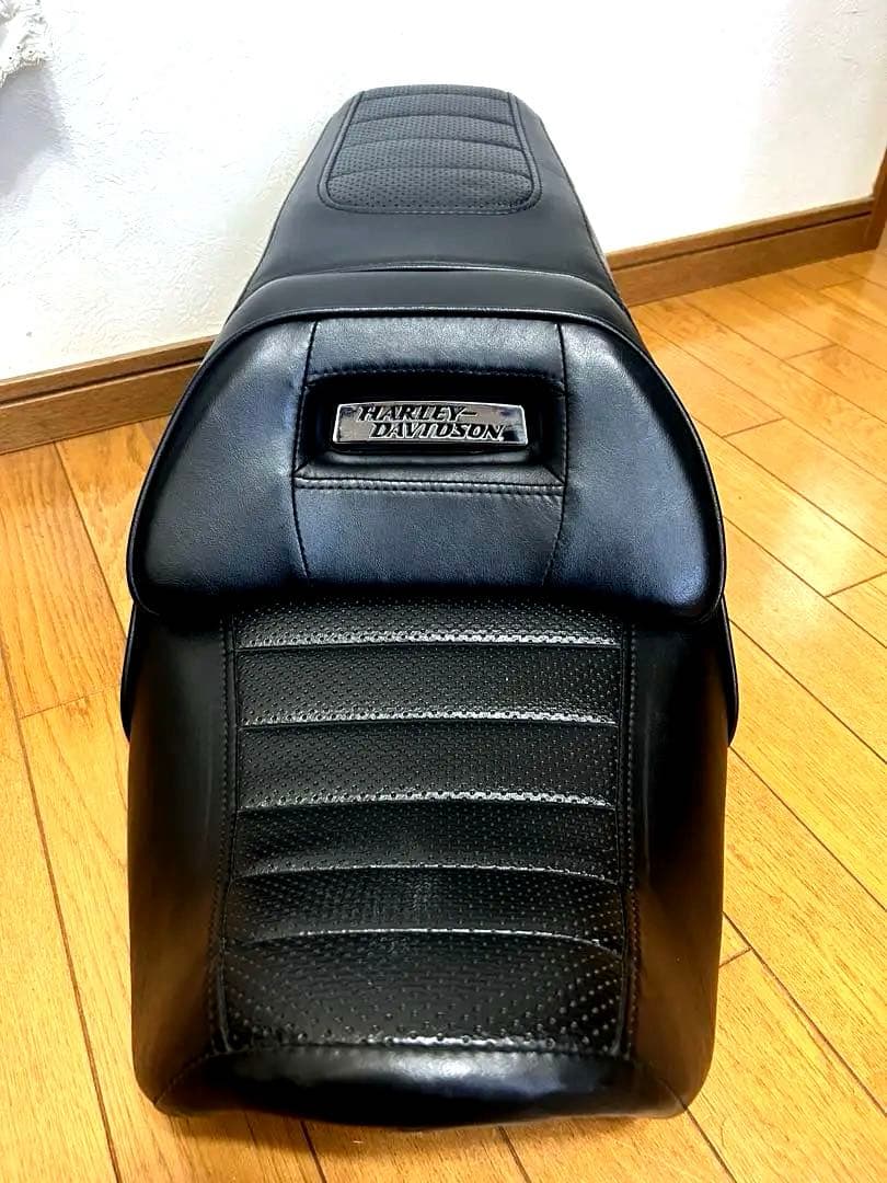 ハーレーダビッドソン純正シート、ダイナ、ダイナローライダー　美品