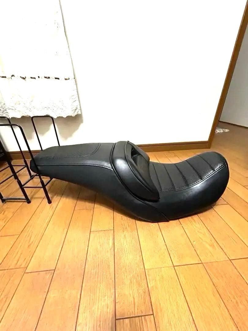 ハーレーダビッドソン純正シート、ダイナ、ダイナローライダー　美品