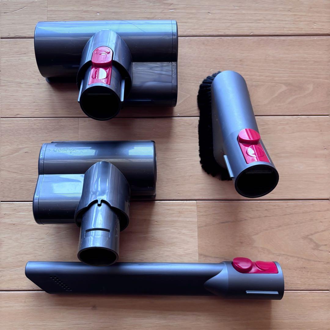 Dyson スティッククリーナー本体 各種アタッチメント付き　DC35