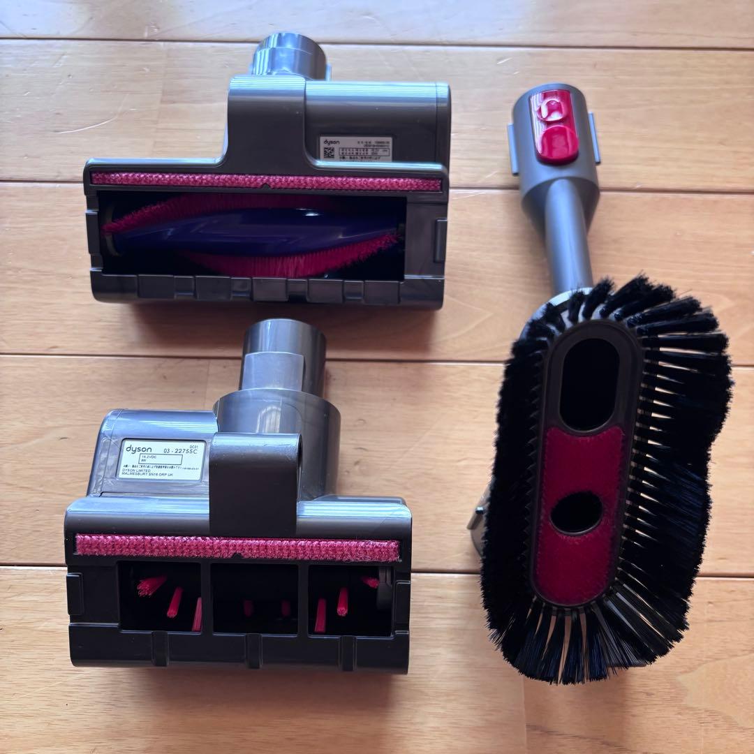 Dyson スティッククリーナー本体 各種アタッチメント付き　DC35