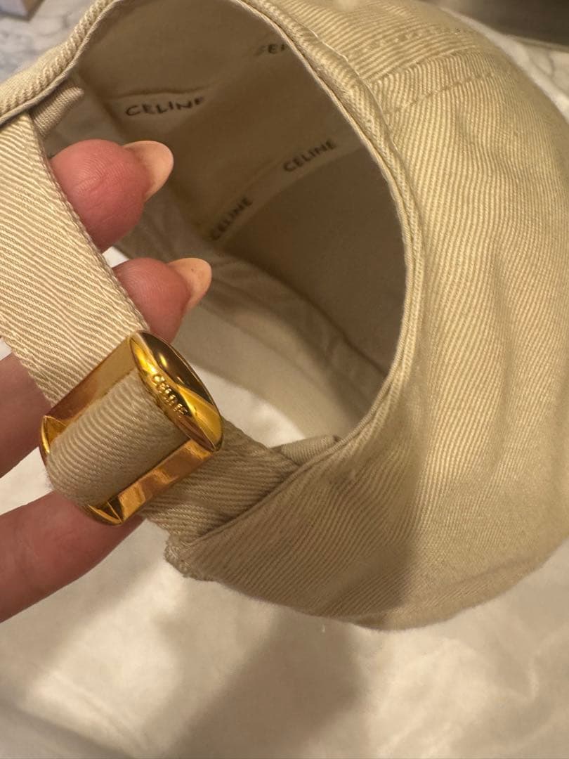 【美品・CELINEベージュキャップ・今夏購入】コットン・刺繍ロゴキャップ L