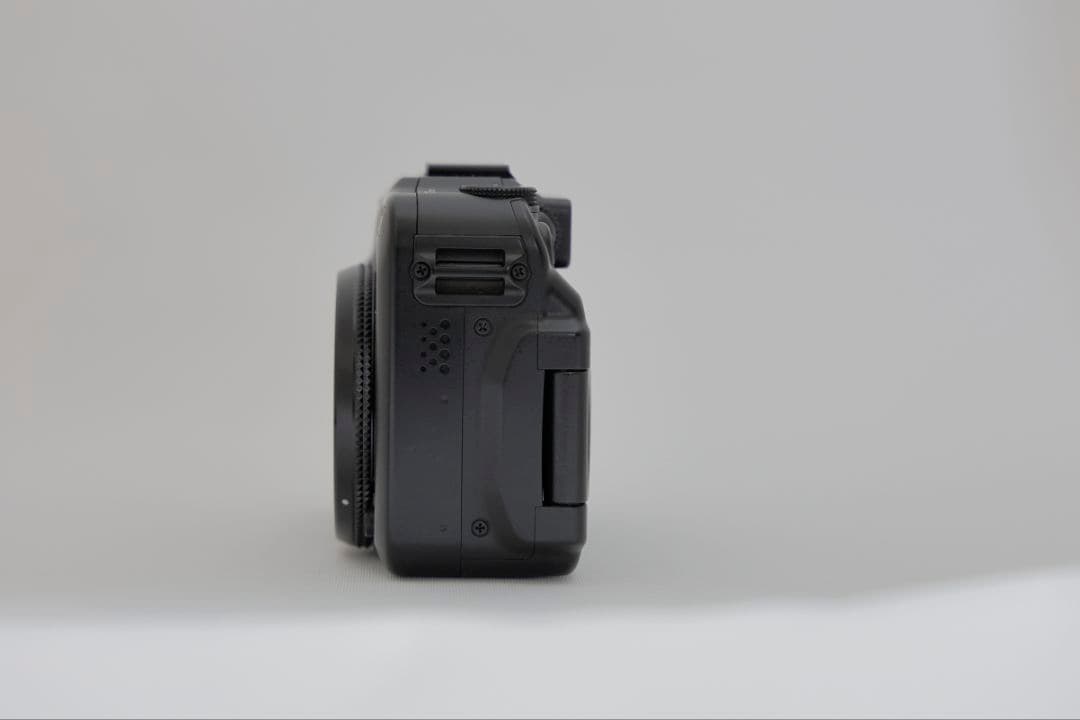 【美品】CANON PowerShot G11 1000万画素　カメラポーチ付