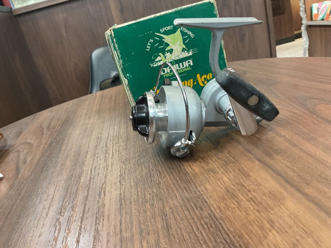 リール Daiwa 8100A