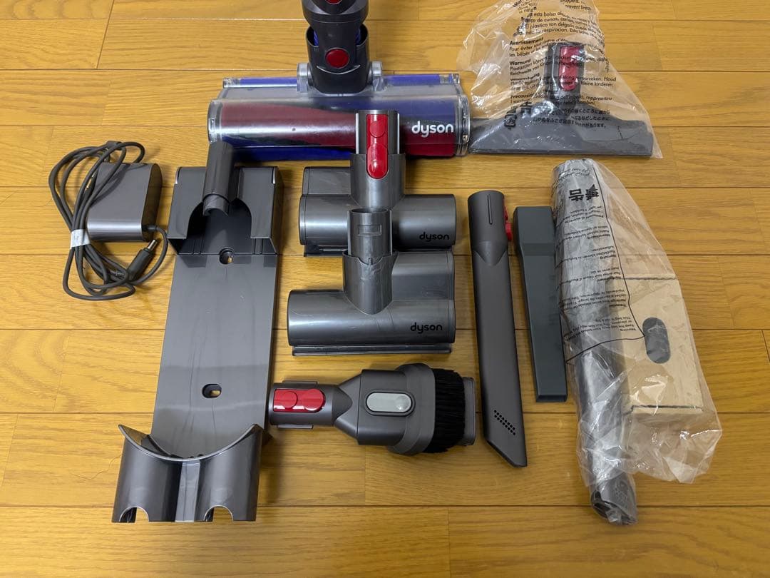 美品　Dyson SV10スティック&ハンディ　稼働28分　付属品新品多数