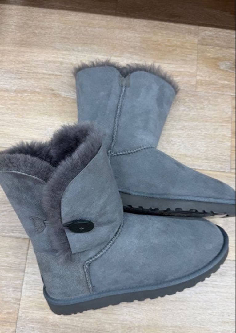 ♥新品未使用♥【UGG】 W BAILEY BUTTON Grey 25cm