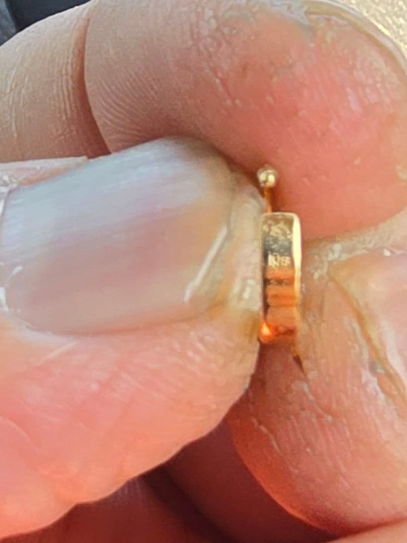 18k　中折片方ピアス　イエローゴールド