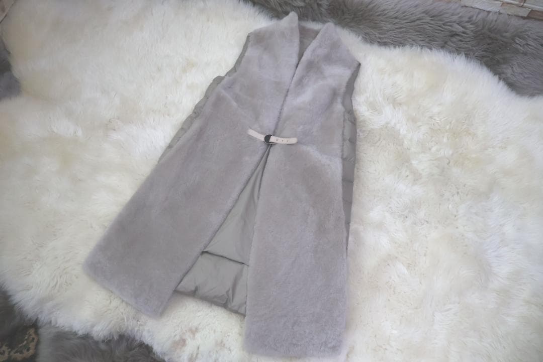 Sov ソブ の ムートン 毛皮ファーを使用した ダウン ジレ コート