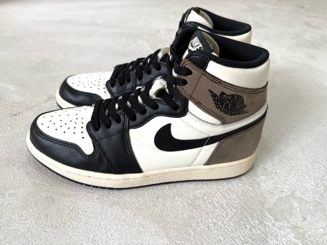 Nike Air Jordan 1 ハイカット スニーカー ダークモカ