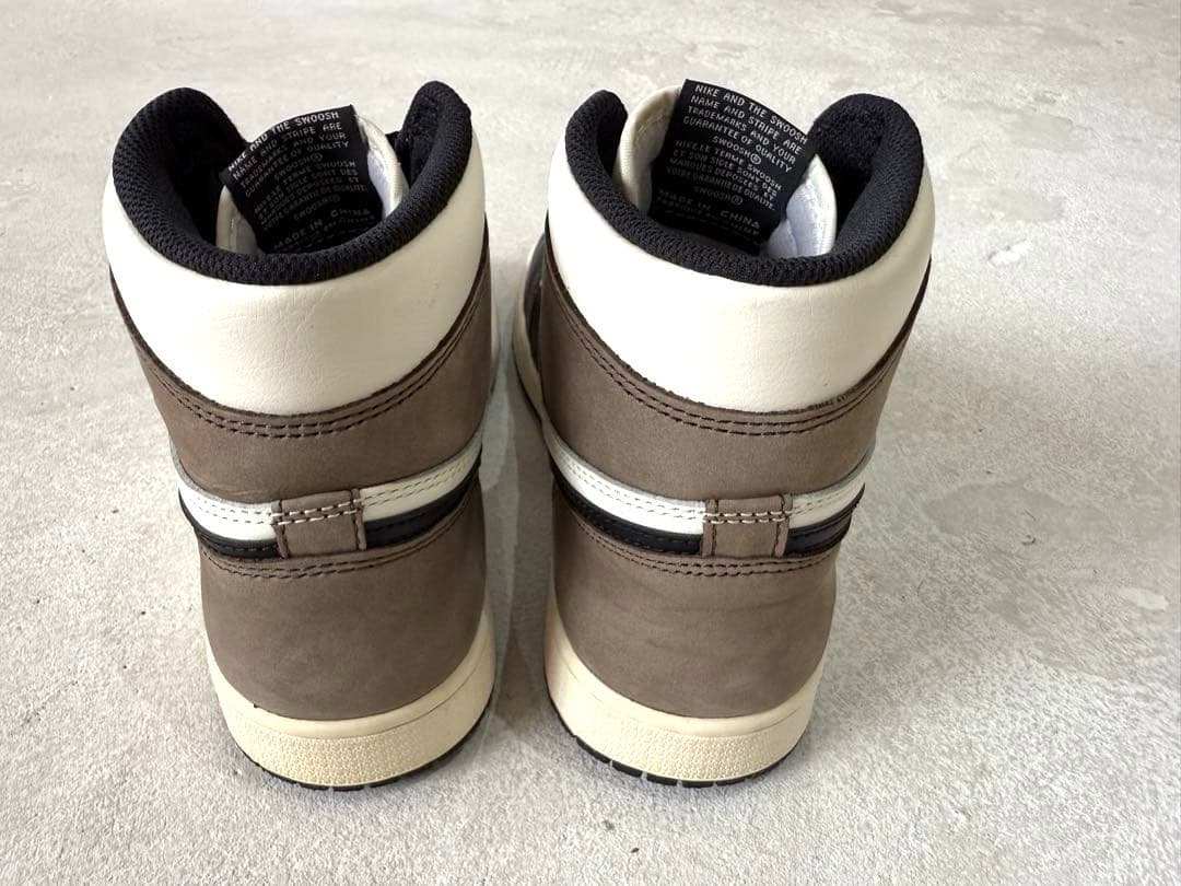 Nike Air Jordan 1 ハイカット スニーカー ダークモカ