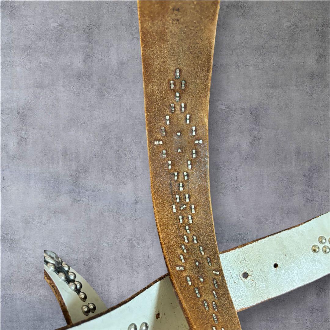 ウルフズヘッドスタッズベルト