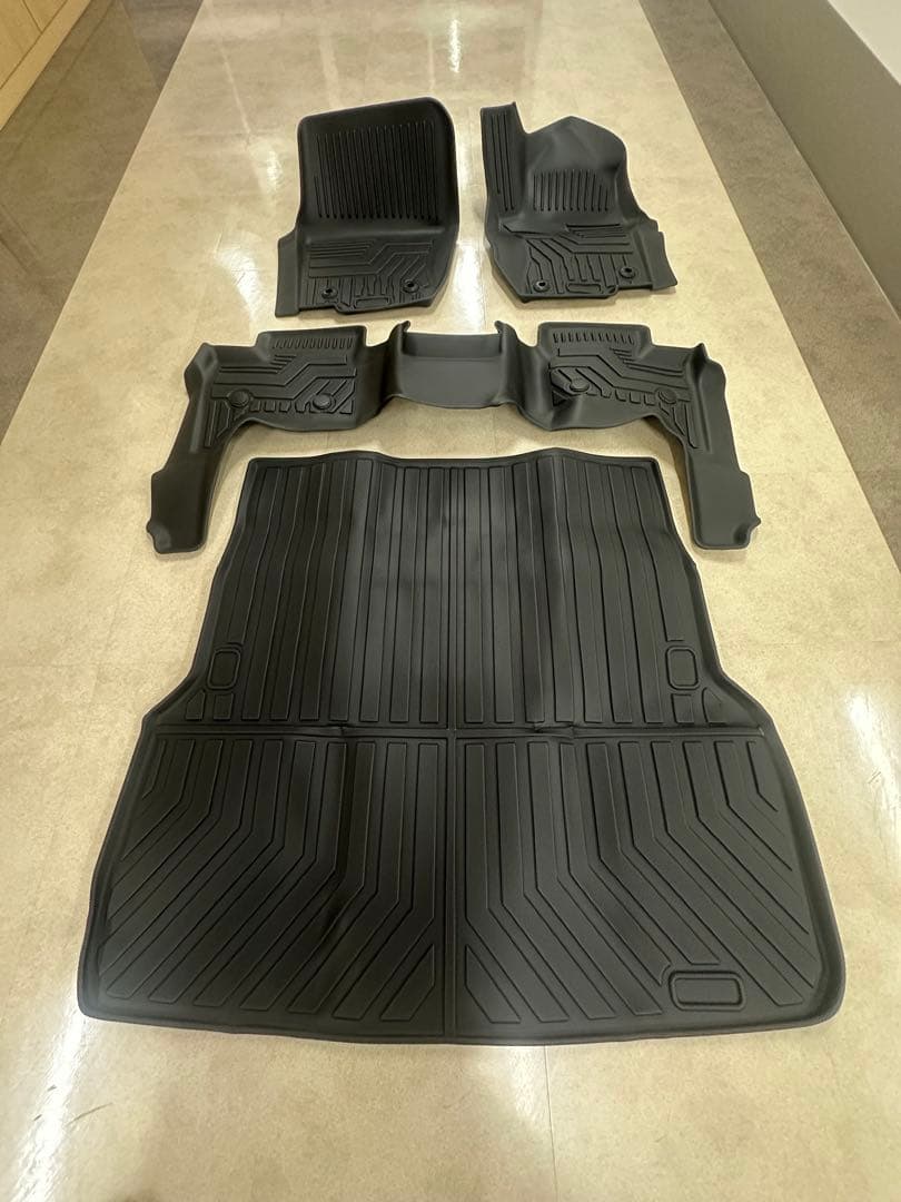 メルリ　【美品】ランクル250 5人乗対応 フロアマット＆ラゲッジマット