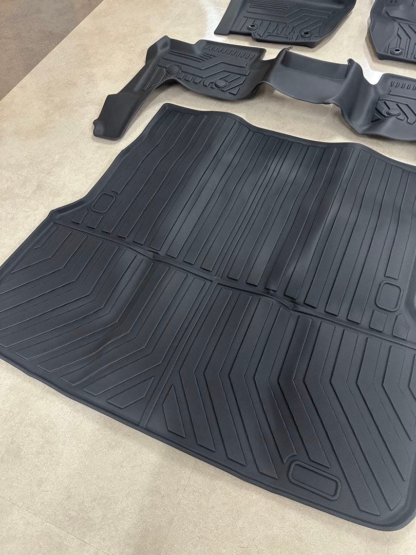 メルリ　【美品】ランクル250 5人乗対応 フロアマット＆ラゲッジマット