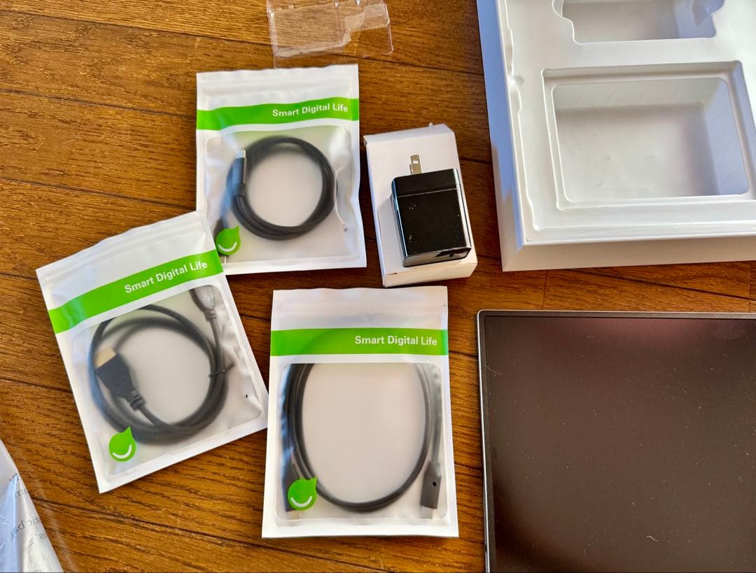 4kモバイルモニター & CIO65w電源 & ANKERケーブル