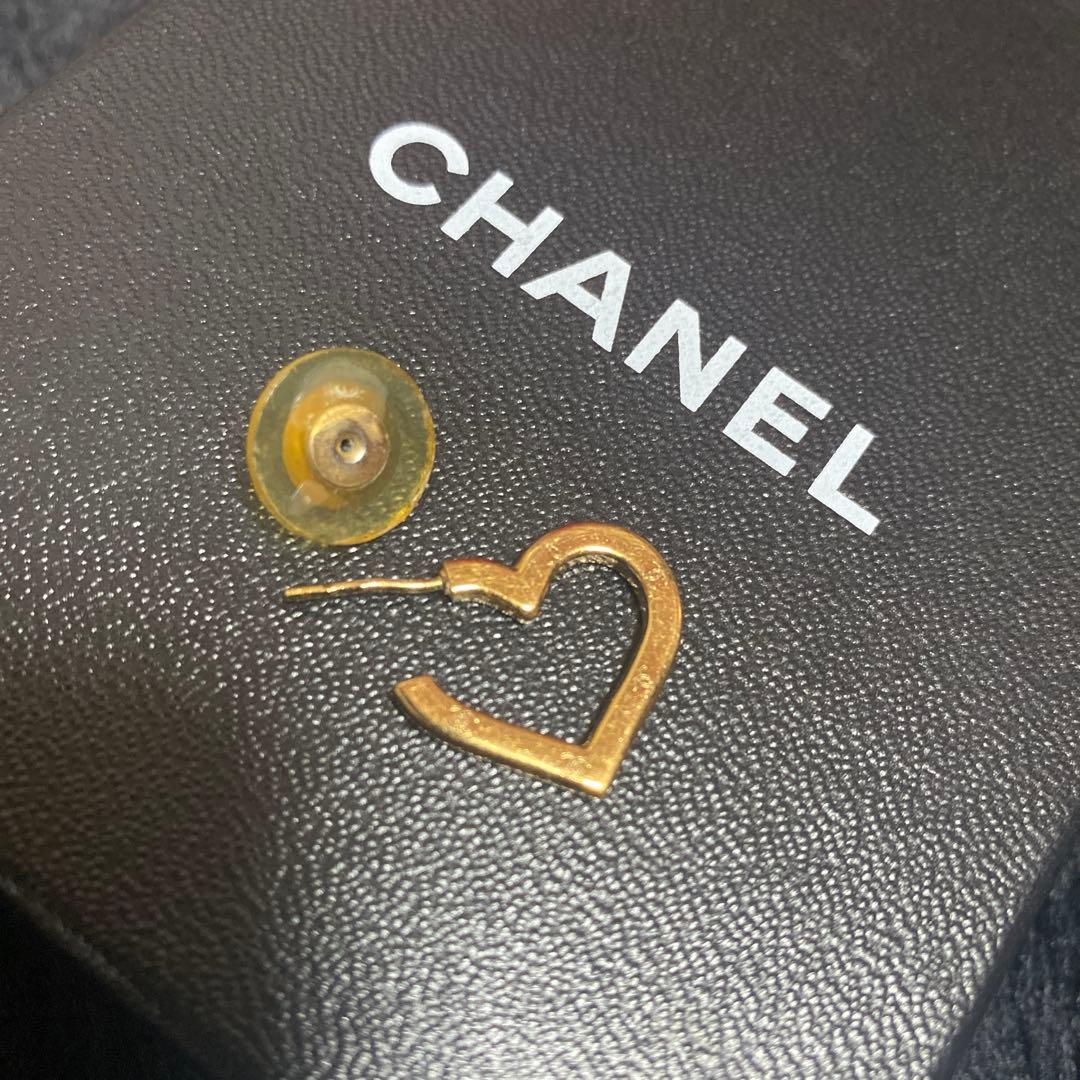 CHANEL CCハートピアス