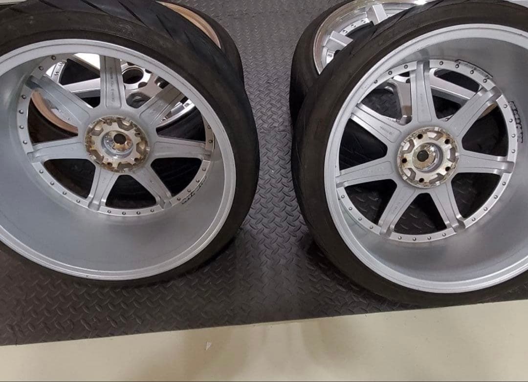 ケンメル 20インチ コンケイブ 9.5j +40 通し 逆ぞり 114.3