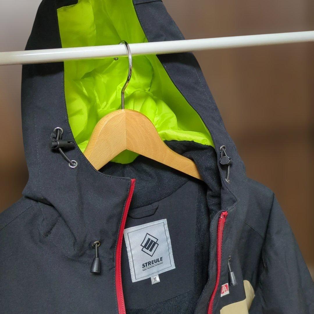 きれいです　STREULE　シュトロイレ　スノーボードウェア