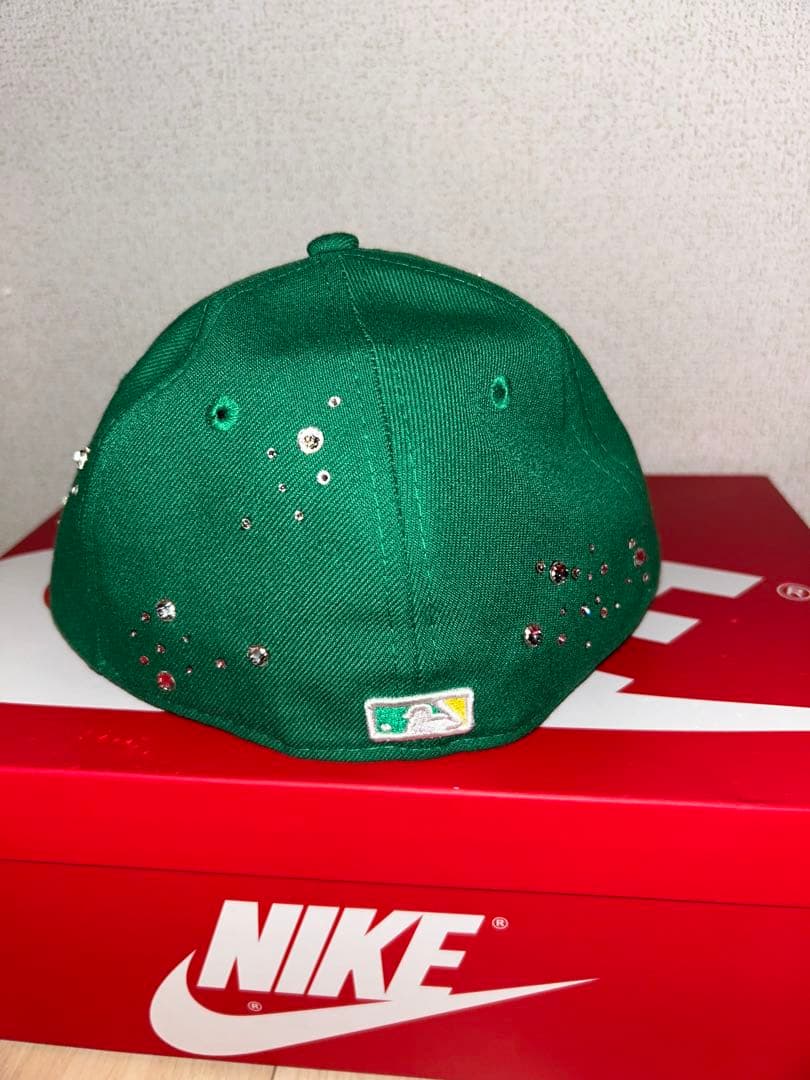 浜崎あゆみ　着用　NEWERA キャップ　スワロフスキー