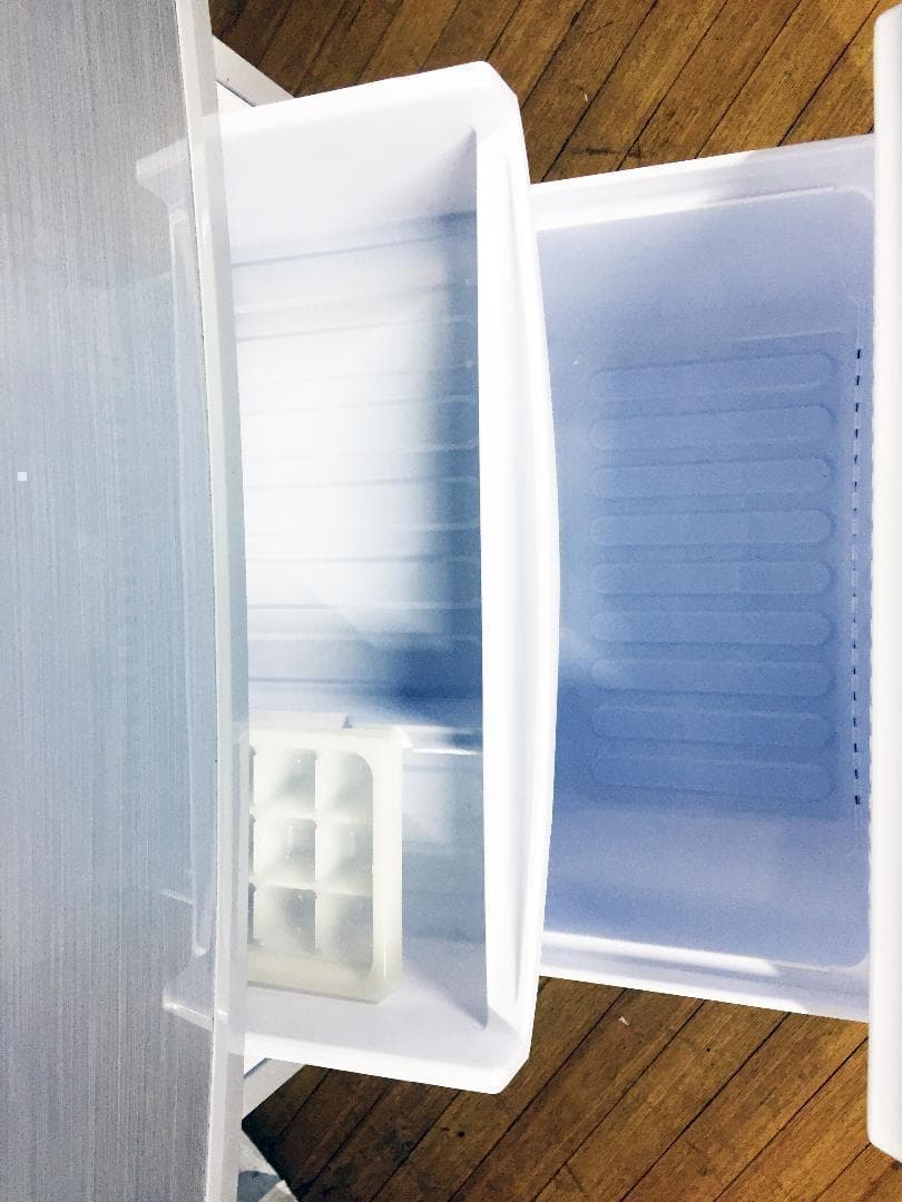 送料無料★2015◆中古★SHARP 137L 冷蔵庫【SJ-D14A-S】