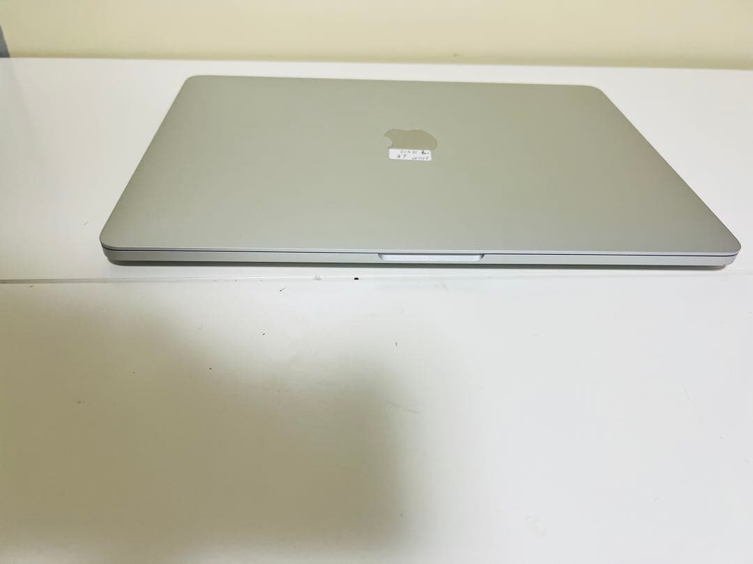 MacBook本体 Macbook Pro 2020 core i7 16gb 512gb