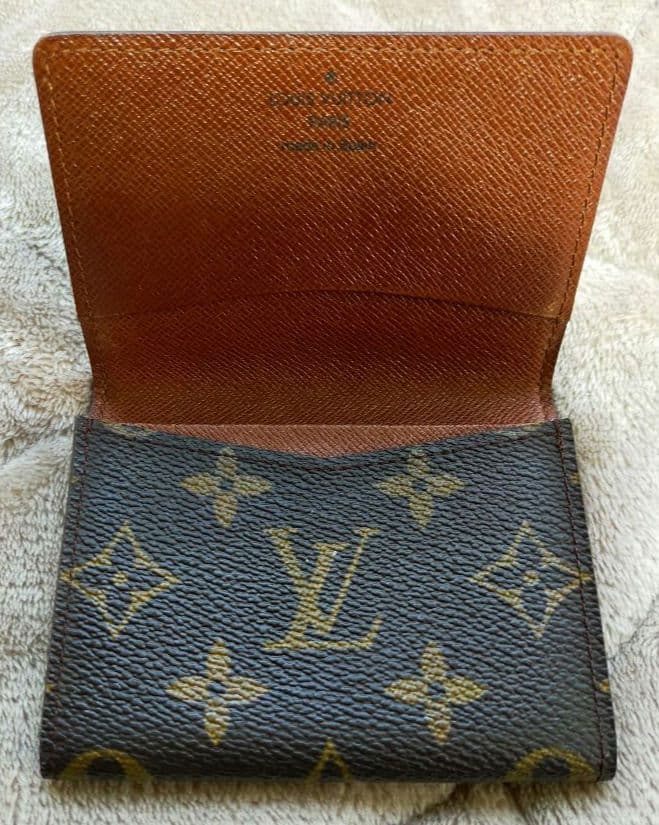 ᒪOᑌIՏ ᐯᑌITTOᑎ ルイヴィトン モノグラム 名刺入れ