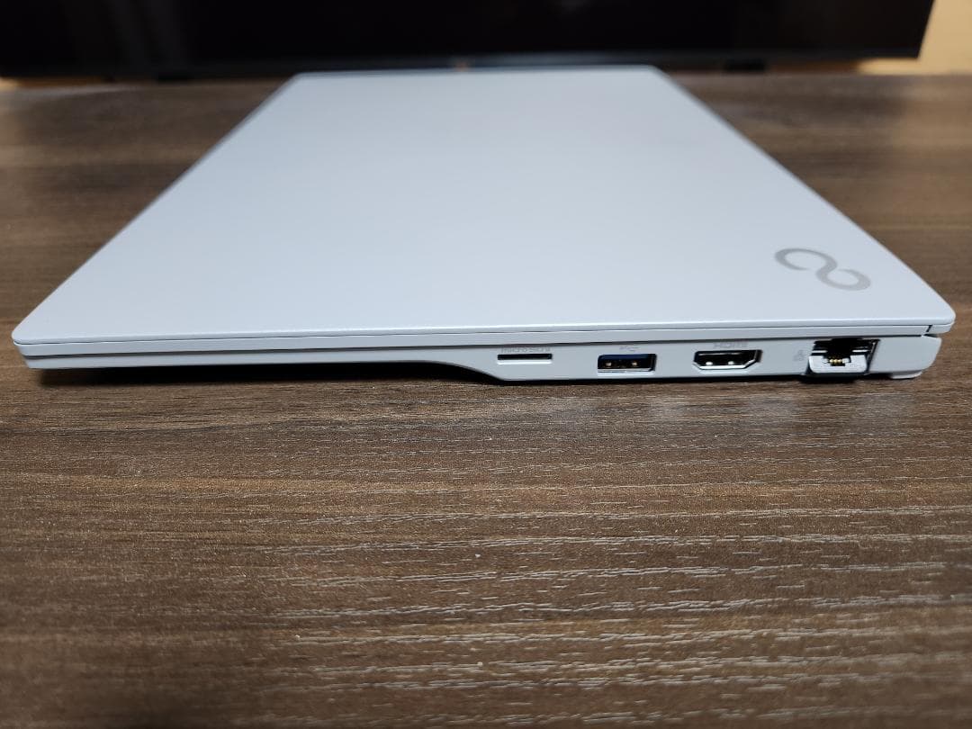 専用使用少美品 LIFEBOOK UH90/J3 7-155H 16GB