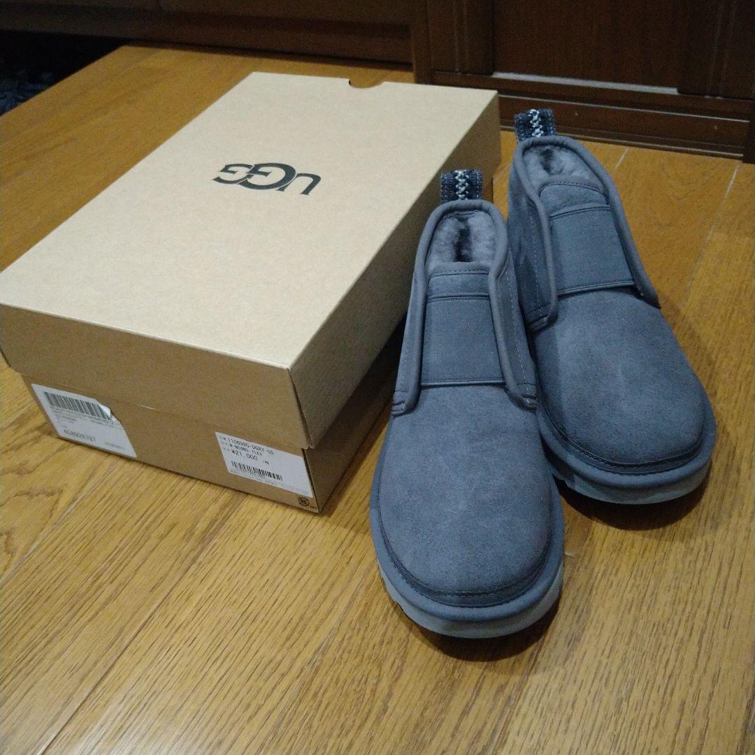 UGG グレー ムートンブーツとクリーナーセット
