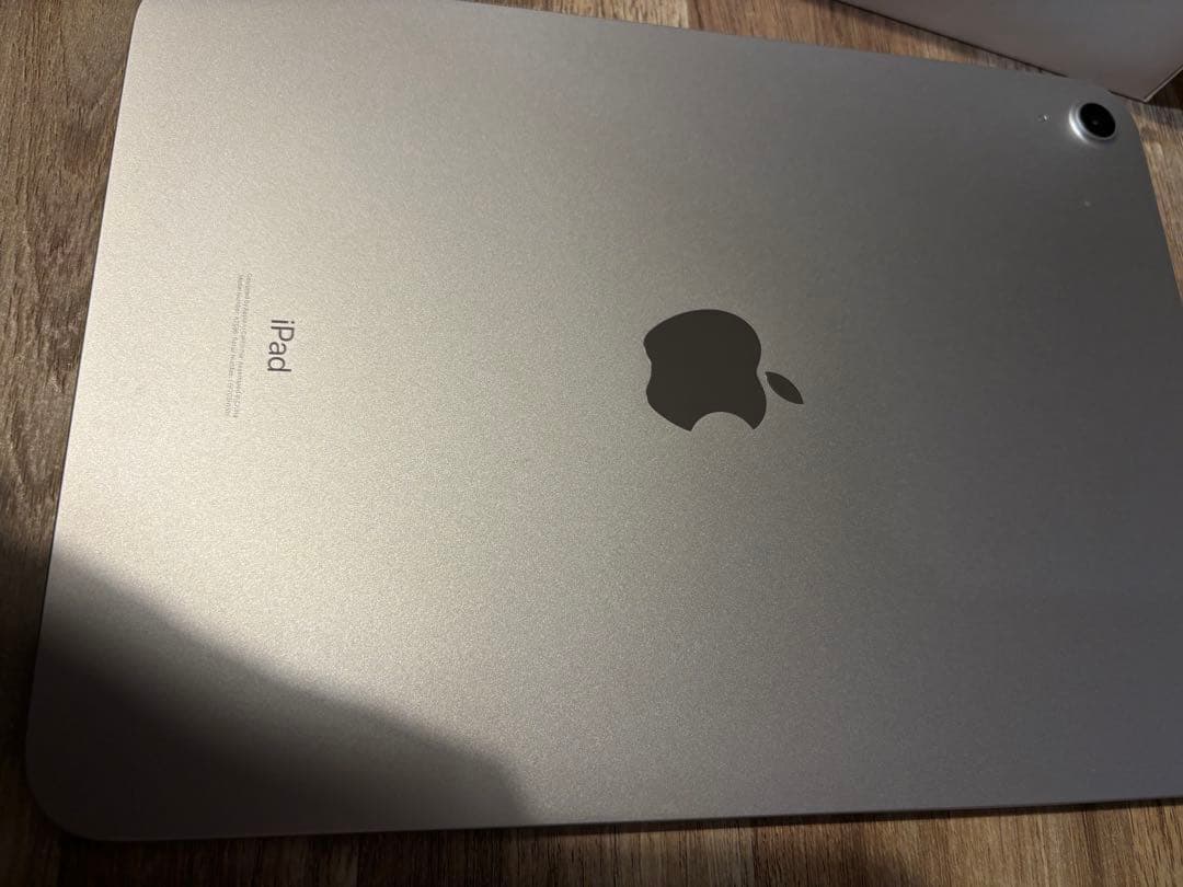 ほぼ新品　iPad 第10世代　64G Wi-Fi
