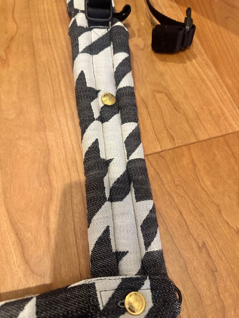 artipoppe 抱っこ紐 Zeitgeist Baby Tweed BW