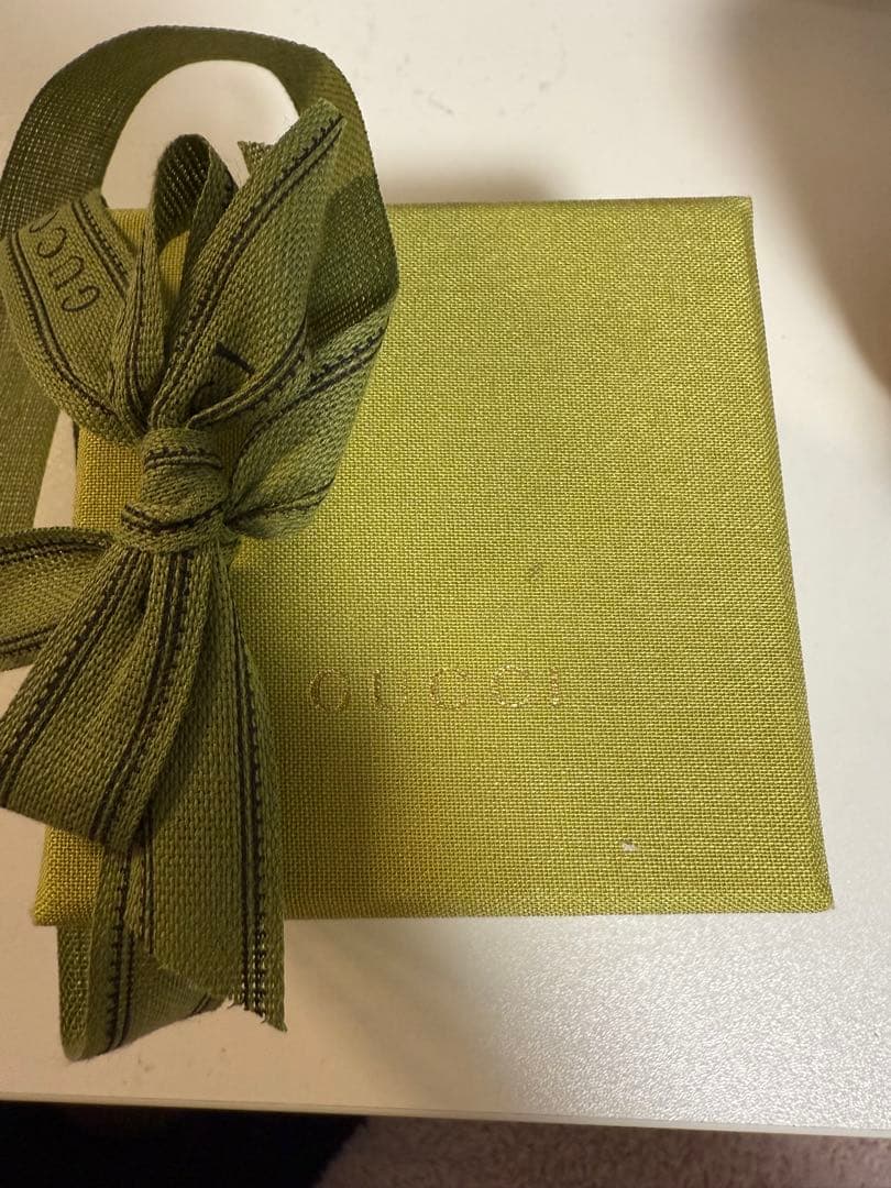 GUCCI ハート型ヘアクリップ