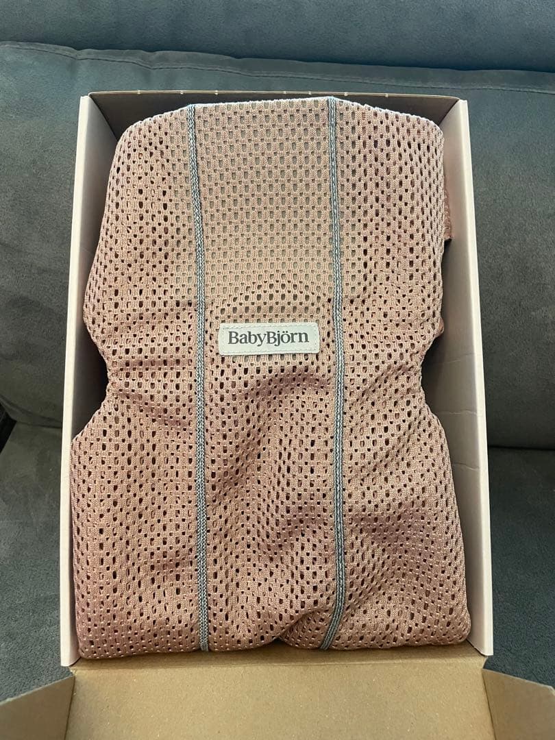 ベビービョルン　ベビーキャリアミニ　Airダスティーピンク