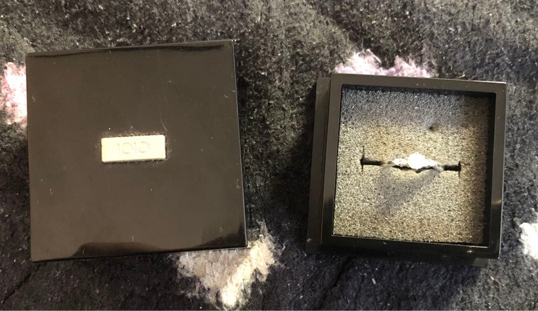 azaleaホワイトサファイア指輪　証明書有り　ケース付き　即日&匿名配送