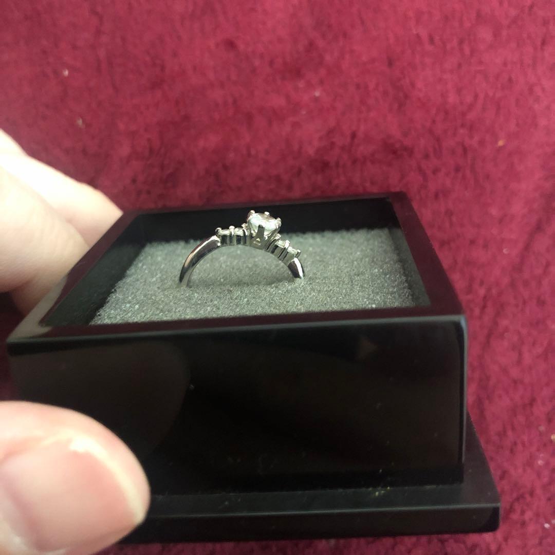 azaleaホワイトサファイア指輪　証明書有り　ケース付き　即日&匿名配送