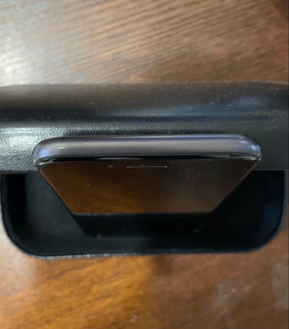 お*り様 iPhone8 64gb SIMフリー（ロックなし）※画面割れ