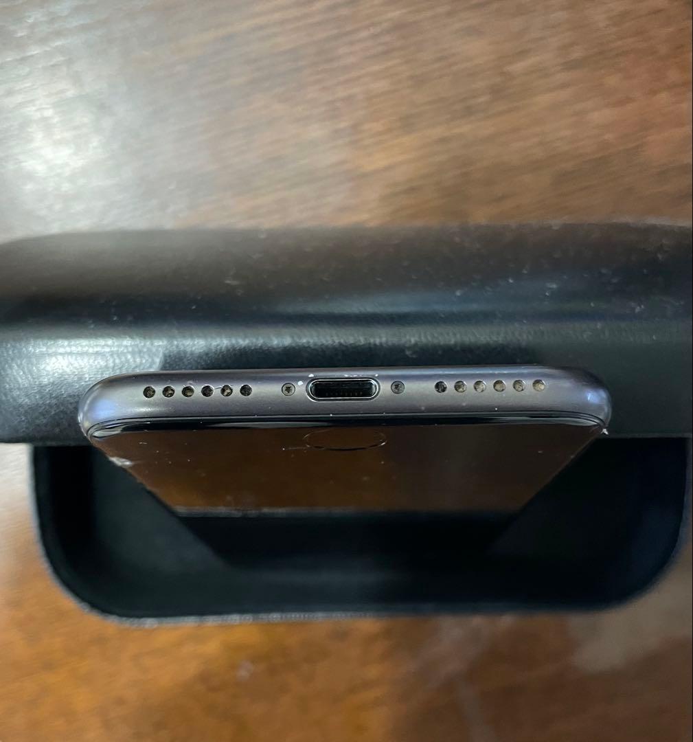 お*り様 iPhone8 64gb SIMフリー（ロックなし）※画面割れ