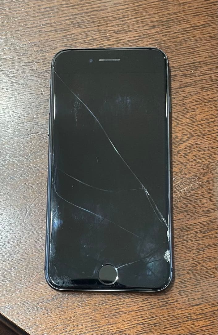 お*り様 iPhone8 64gb SIMフリー（ロックなし）※画面割れ