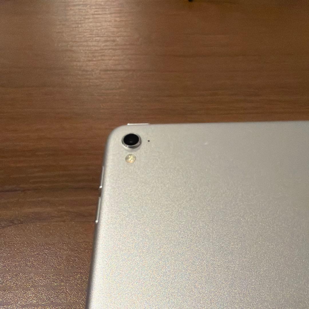 シルバー iPad 本体 9.7インチ 128GB ブラック カバー付き