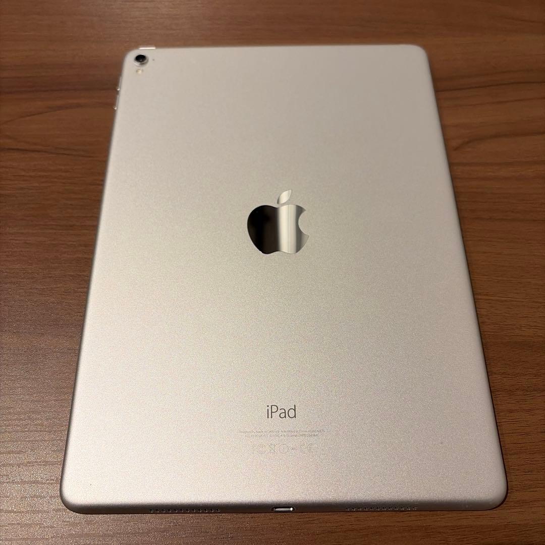 シルバー iPad 本体 9.7インチ 128GB ブラック カバー付き