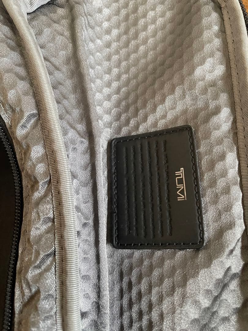 トゥミ TUMI アルファ ブラボー ブラック 232399Dボディバッグ