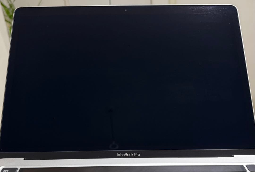 MacBook Pro13 2020 i7 32GB 1TB 充放電123回