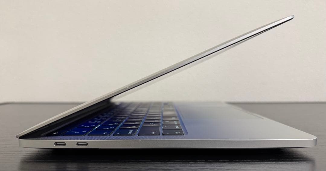 MacBook Pro13 2020 i7 32GB 1TB 充放電123回