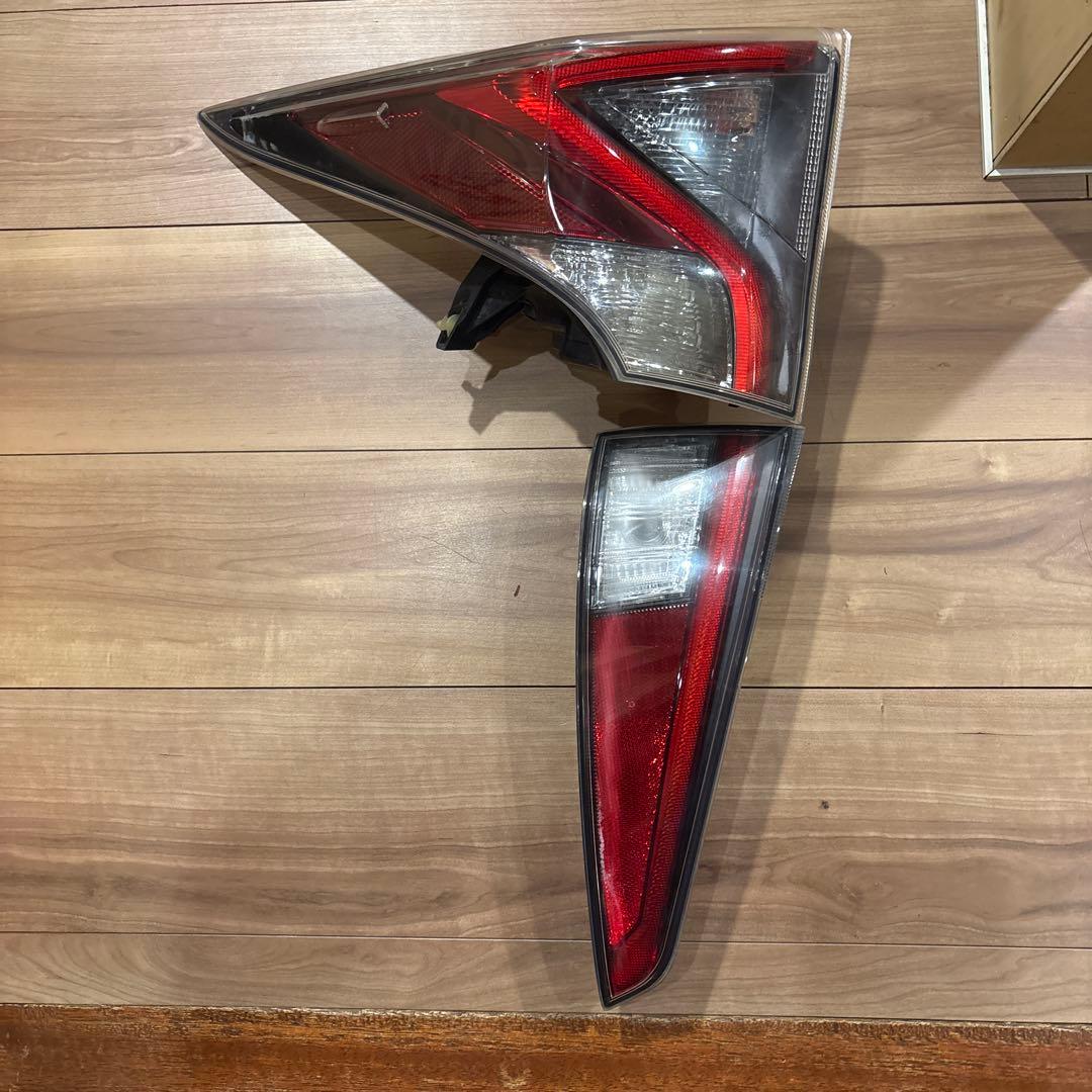 プリウス50前期、左セット LEDテールライト 赤/透明