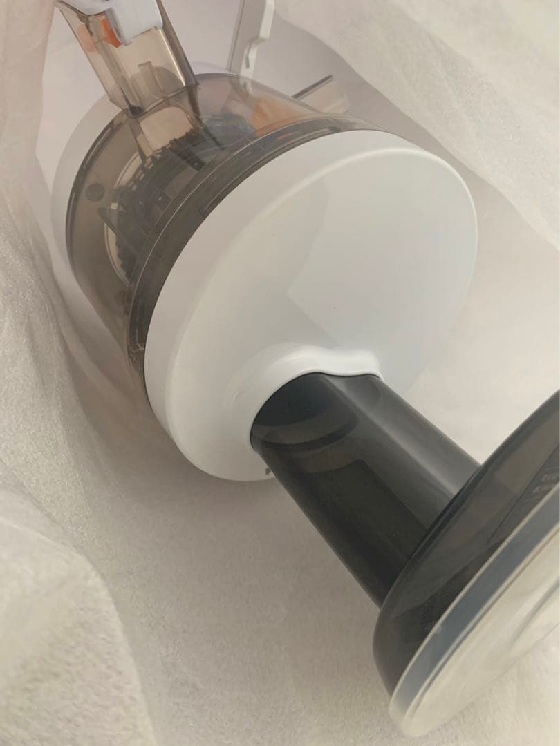 低速搾汁ヒューロムスロージューサー