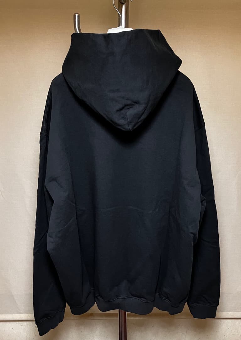 新品 L メゾンマルジェラ 23aw 反転ロゴ パーカー 黒黒 17784
