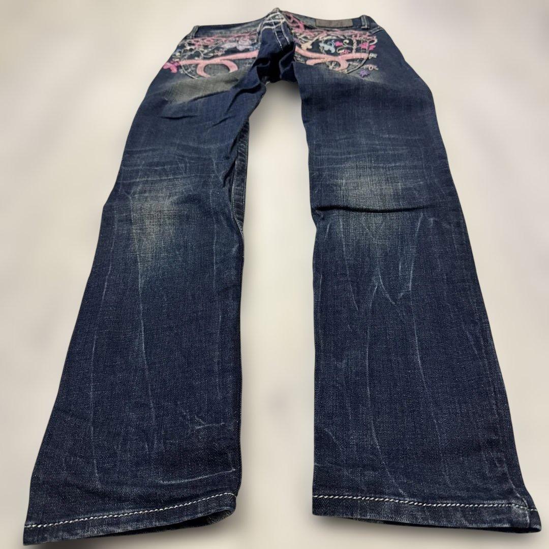 RED PEPPER 新品に近く美品 刺繍入りデニムパンツ