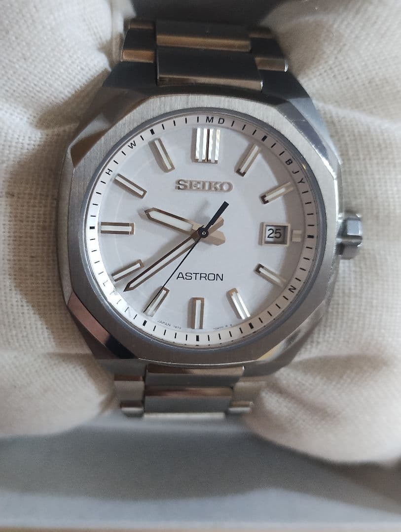 SEIKOアストロン腕時計