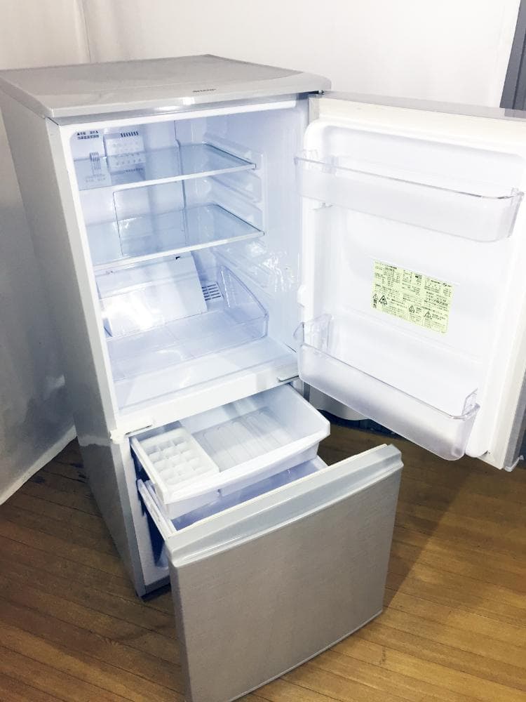 送料無料★美品中古★SHARP 137L 2ドア 冷蔵庫【SJ-14Y-S】